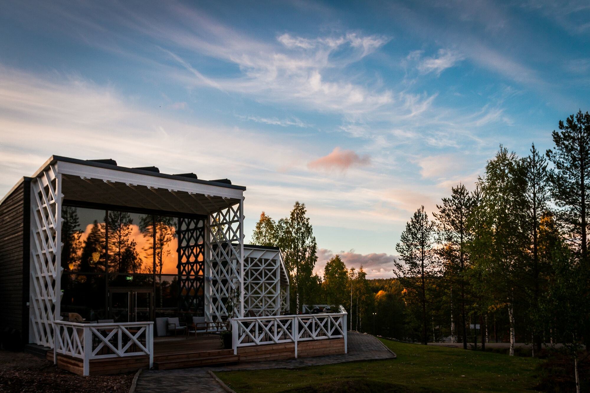 Arctic Treehouse Hotel Rovaniemi Exterior photo